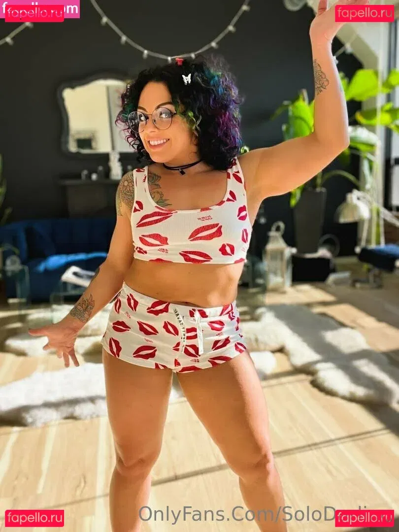 solodarling Onlyfans Photo Gallery 
