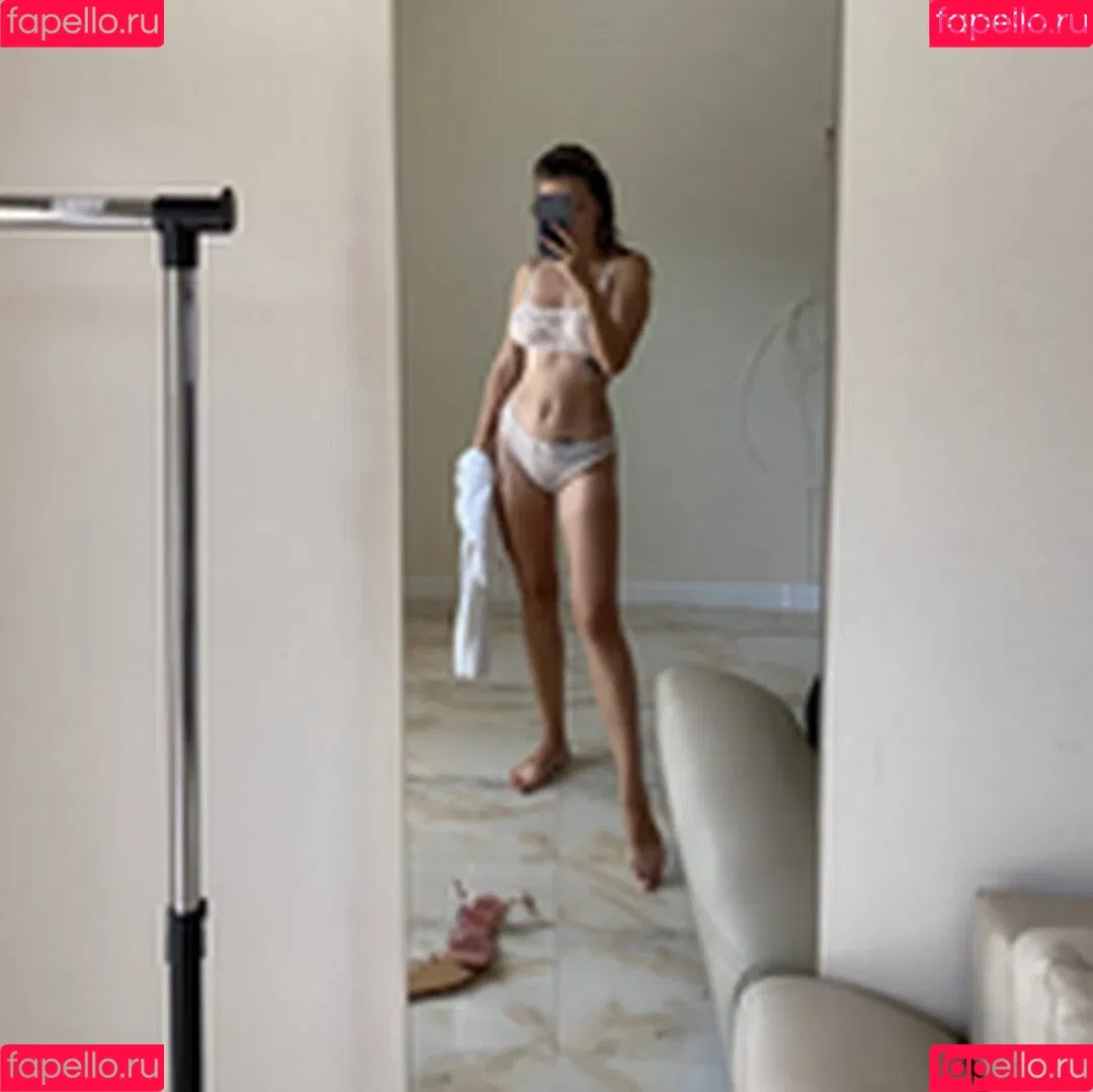 Dog Queen Onlyfans Photo Gallery 