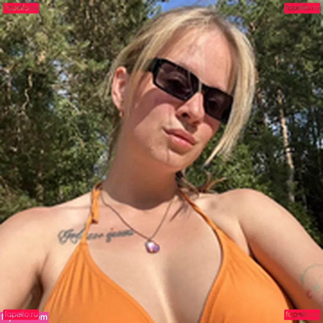 Dog Queen Onlyfans Photo Gallery 