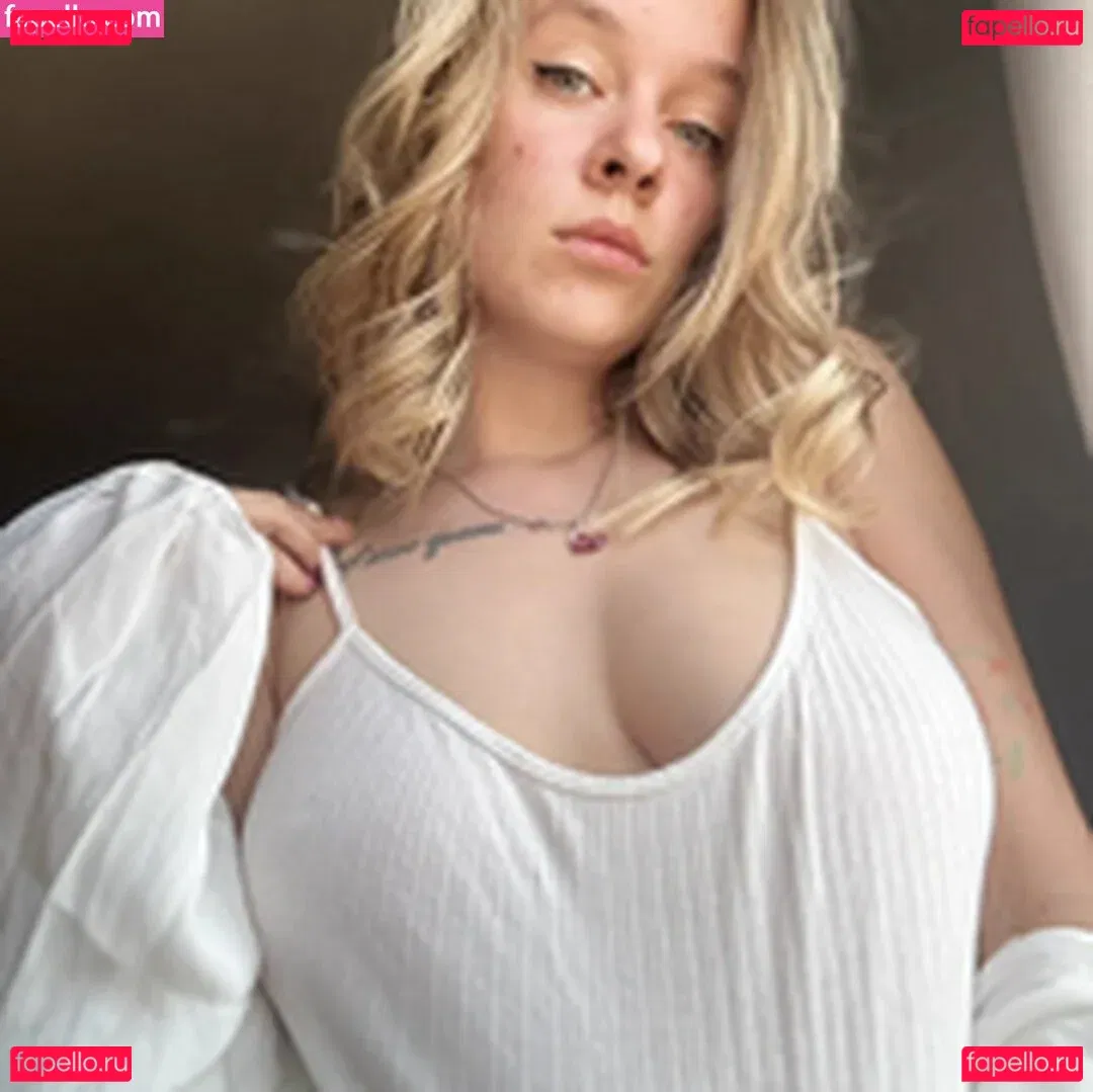 Dog Queen Onlyfans Photo Gallery 