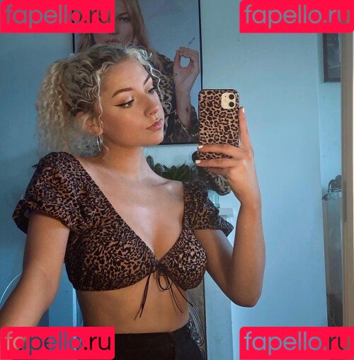 larsapippen Onlyfans Photo Gallery 