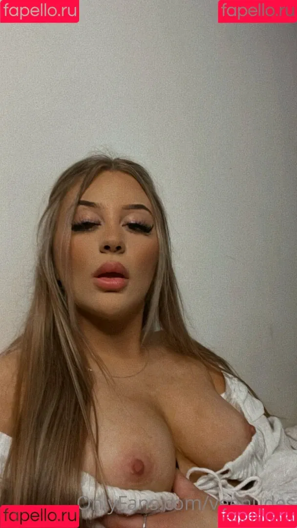 mybabyvee Onlyfans Photo Gallery 