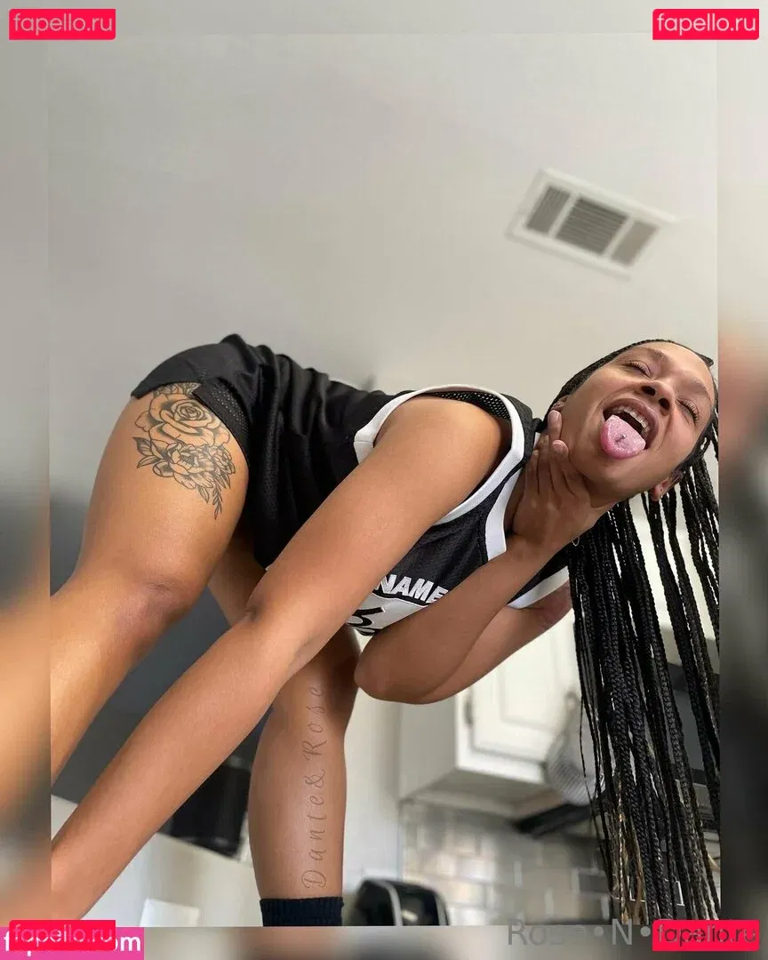 rrosendante Onlyfans Photo Gallery 