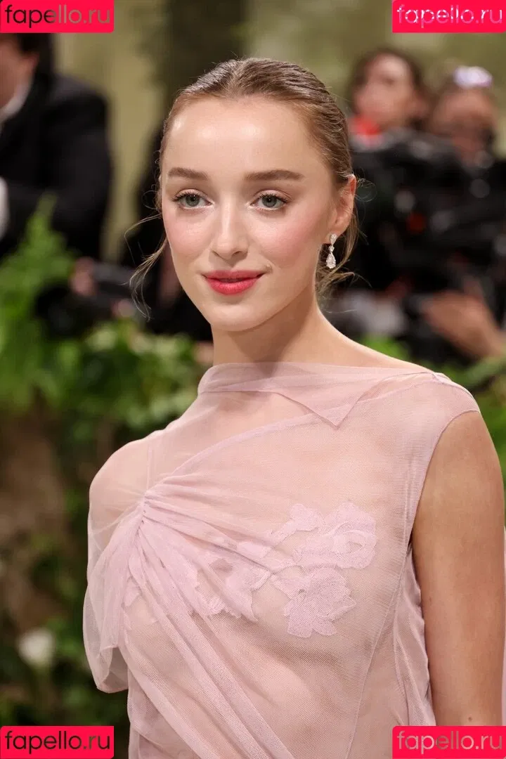 Phoebe Dynevor Onlyfans Photo Gallery 