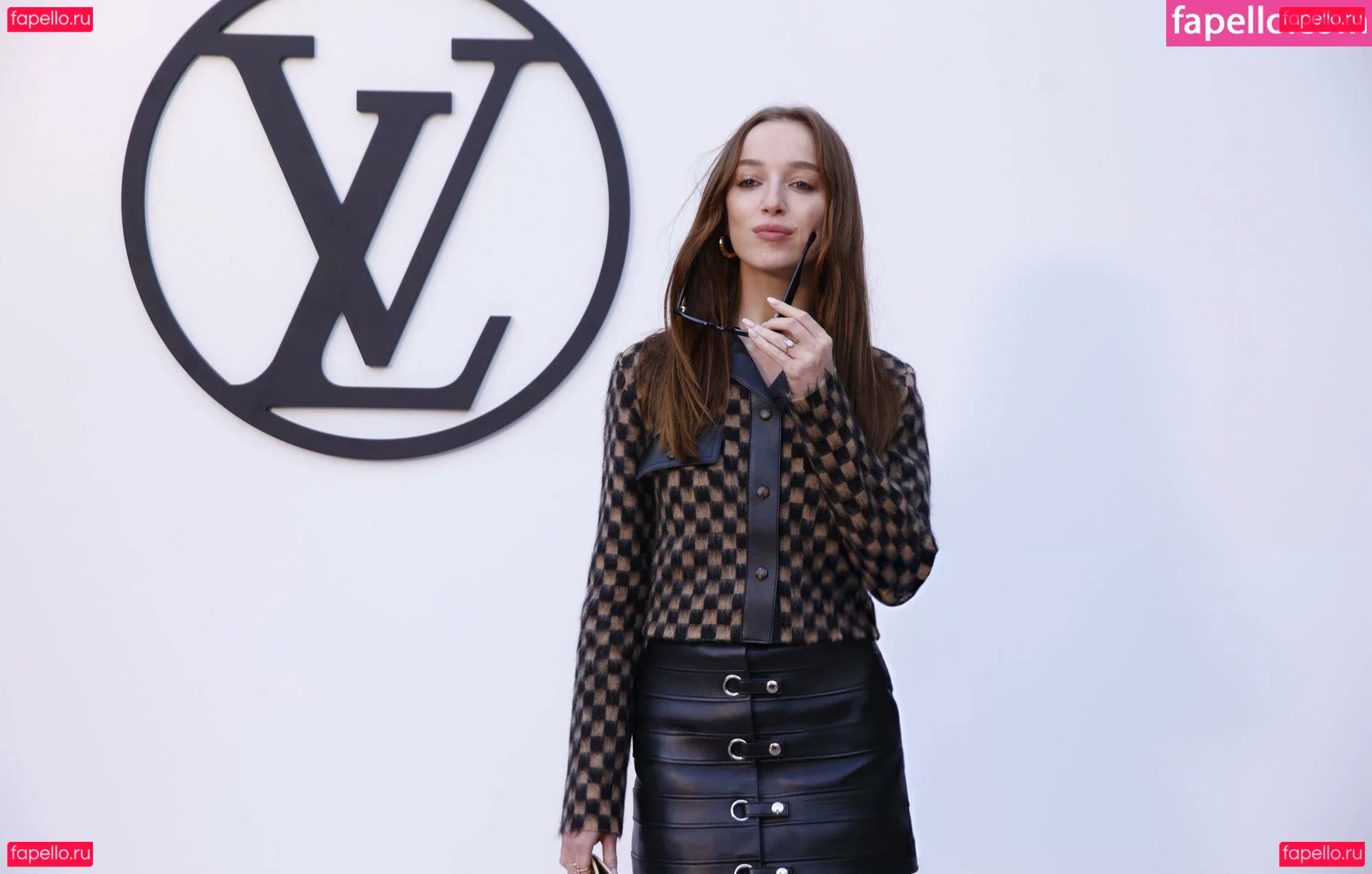 Phoebe Dynevor Onlyfans Photo Gallery 