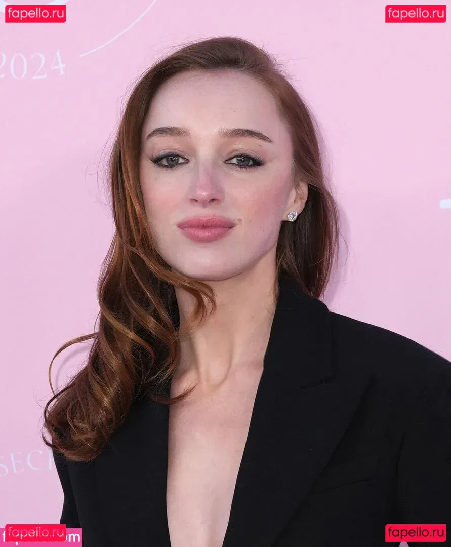 Phoebe Dynevor Onlyfans Photo Gallery 