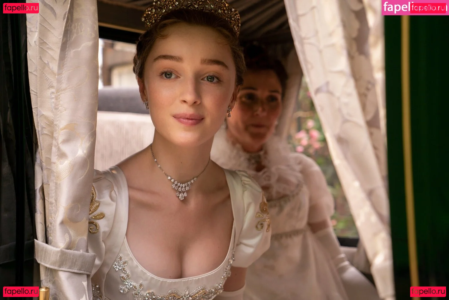 Phoebe Dynevor Onlyfans Photo Gallery 