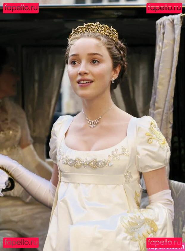 Phoebe Dynevor Onlyfans Photo Gallery 