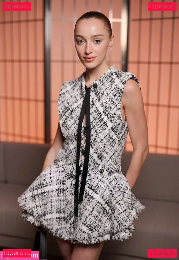 Phoebe Dynevor Onlyfans Photo Gallery 