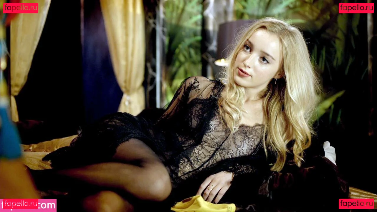Phoebe Dynevor Onlyfans Photo Gallery 