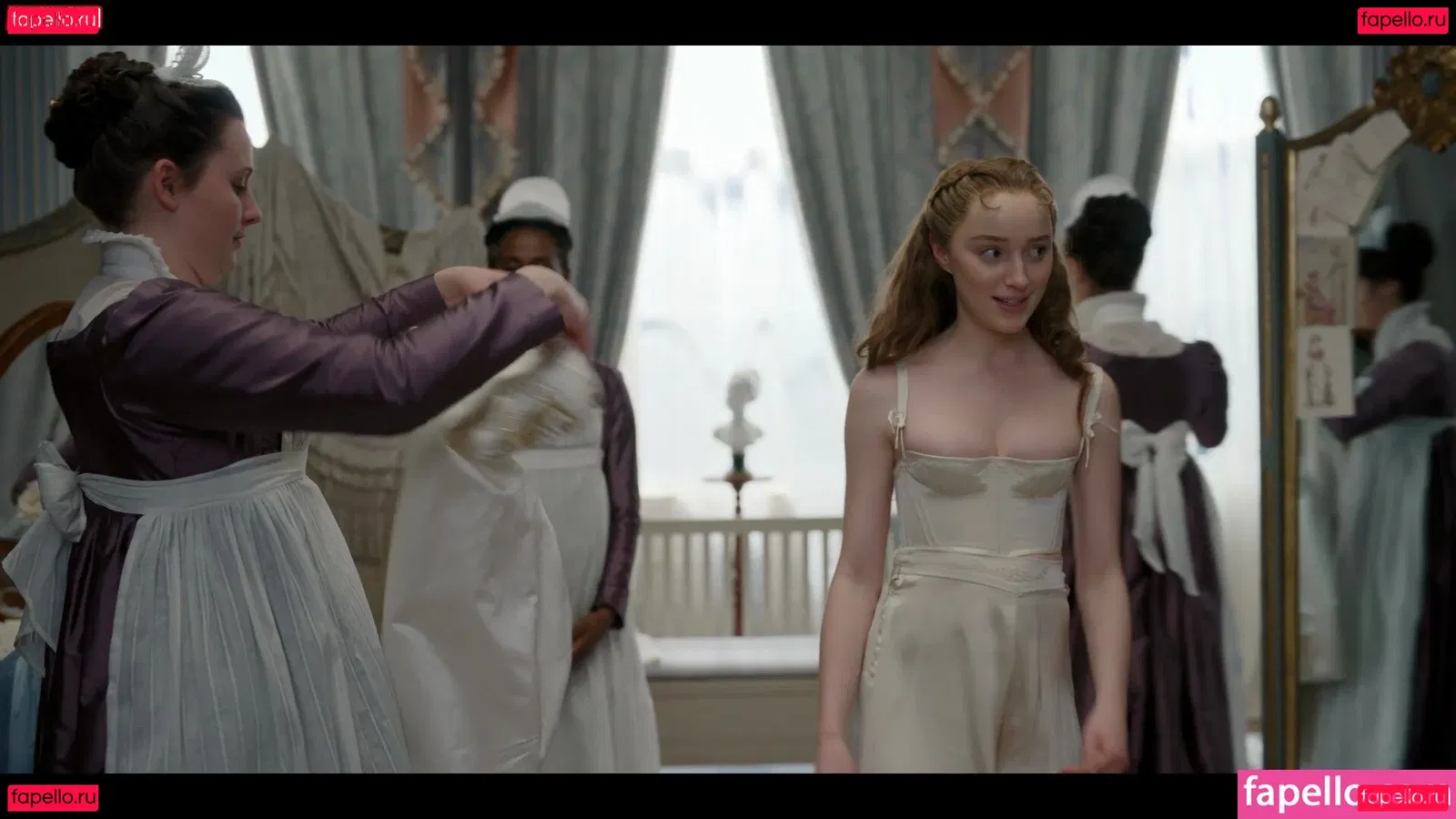 Phoebe Dynevor Onlyfans Photo Gallery 