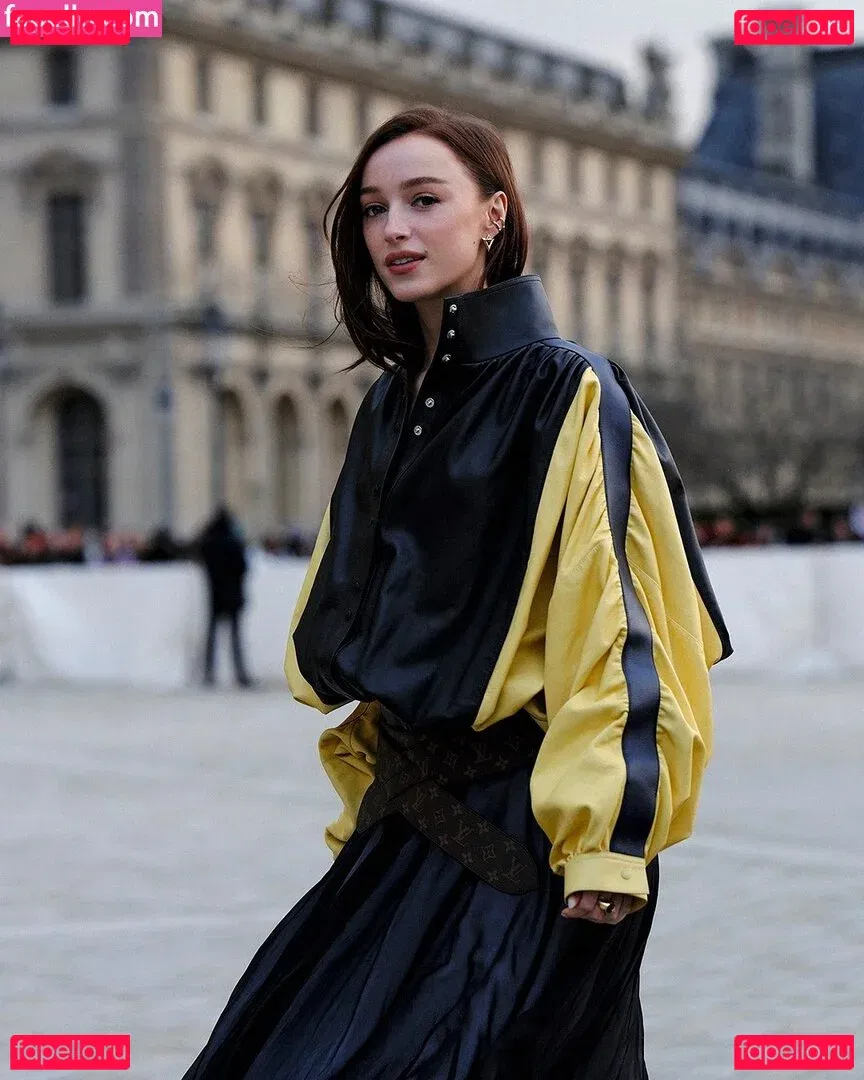 Phoebe Dynevor Onlyfans Photo Gallery 