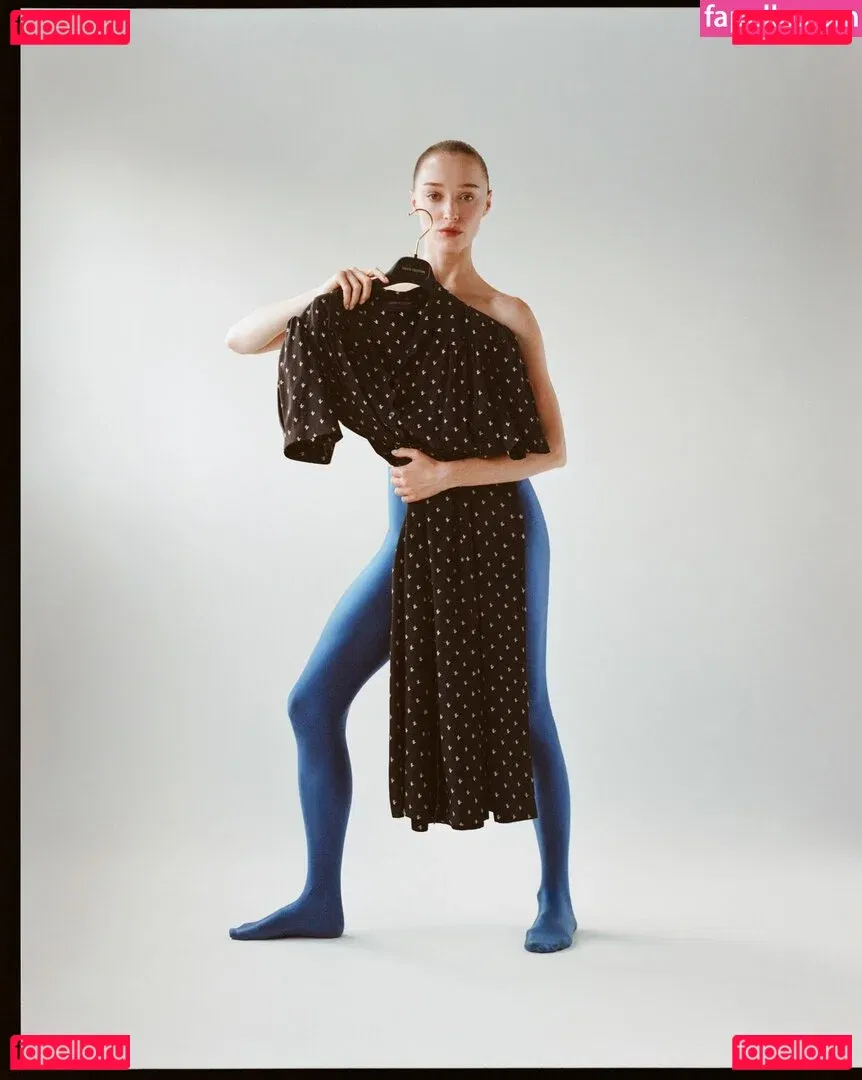 Phoebe Dynevor Onlyfans Photo Gallery 