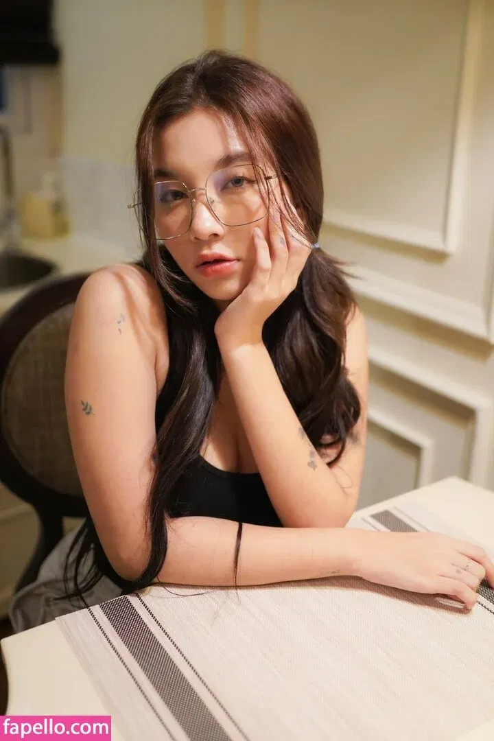 irisadamsone Onlyfans Photo Gallery 