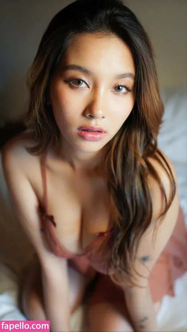 irisadamsone Onlyfans Photo Gallery 