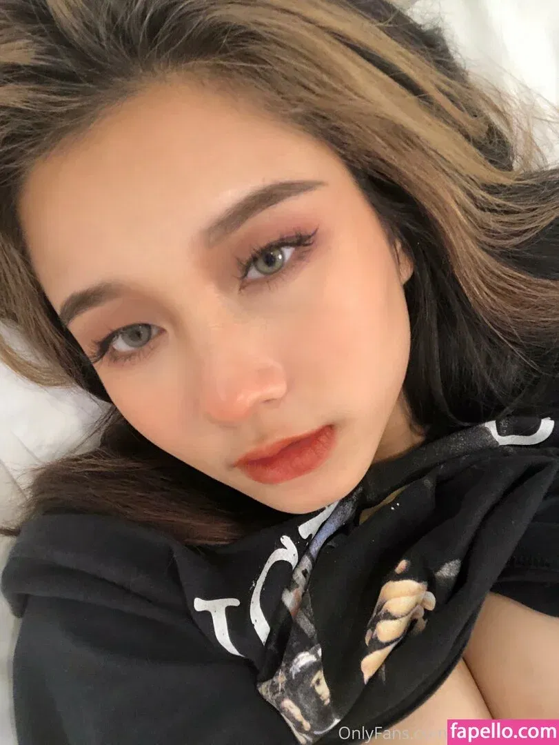 irisadamsone Onlyfans Photo Gallery 