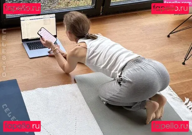 Wolke Hegenbarth Onlyfans Photo Gallery 