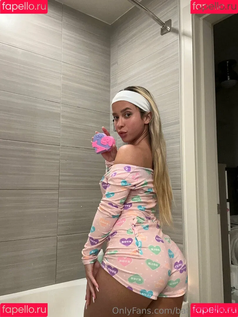 bathtimewlola Onlyfans Photo Gallery 
