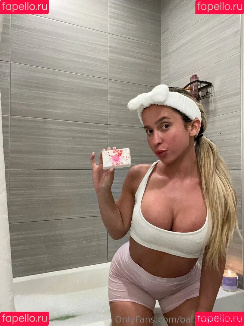 bathtimewlola Onlyfans Photo Gallery 