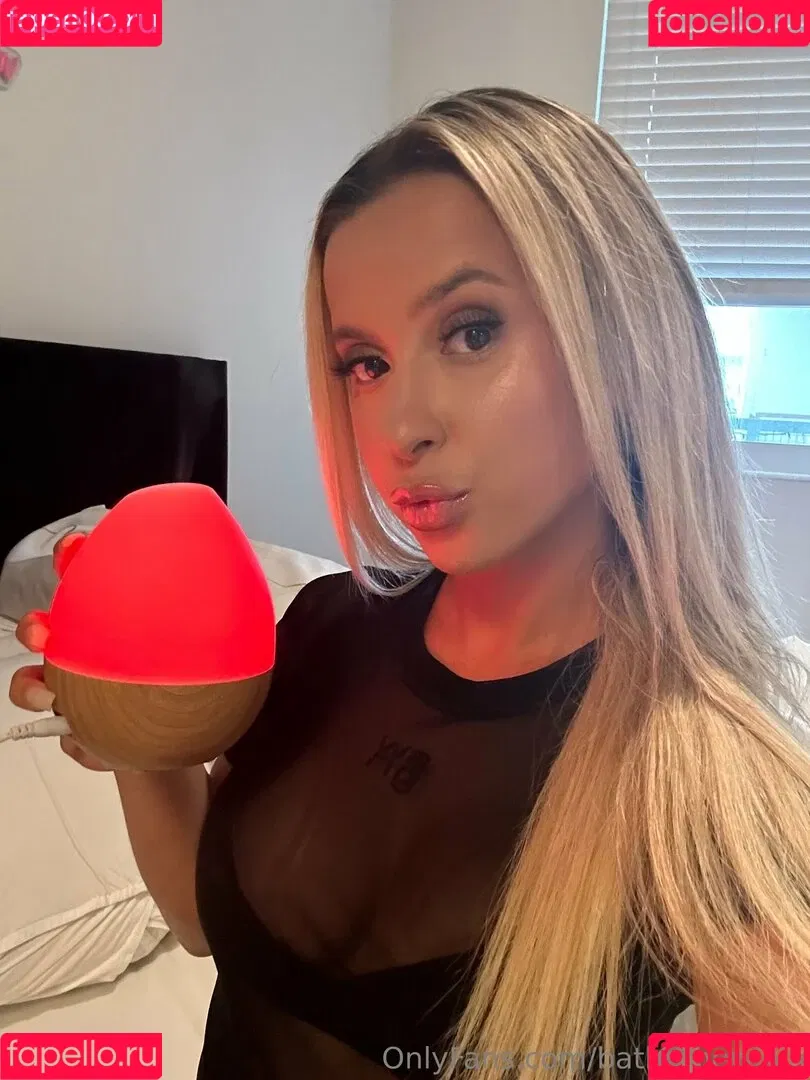 bathtimewlola Onlyfans Photo Gallery 