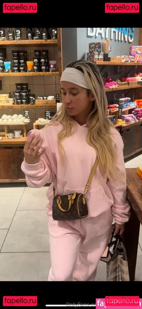 bathtimewlola Onlyfans Photo Gallery 