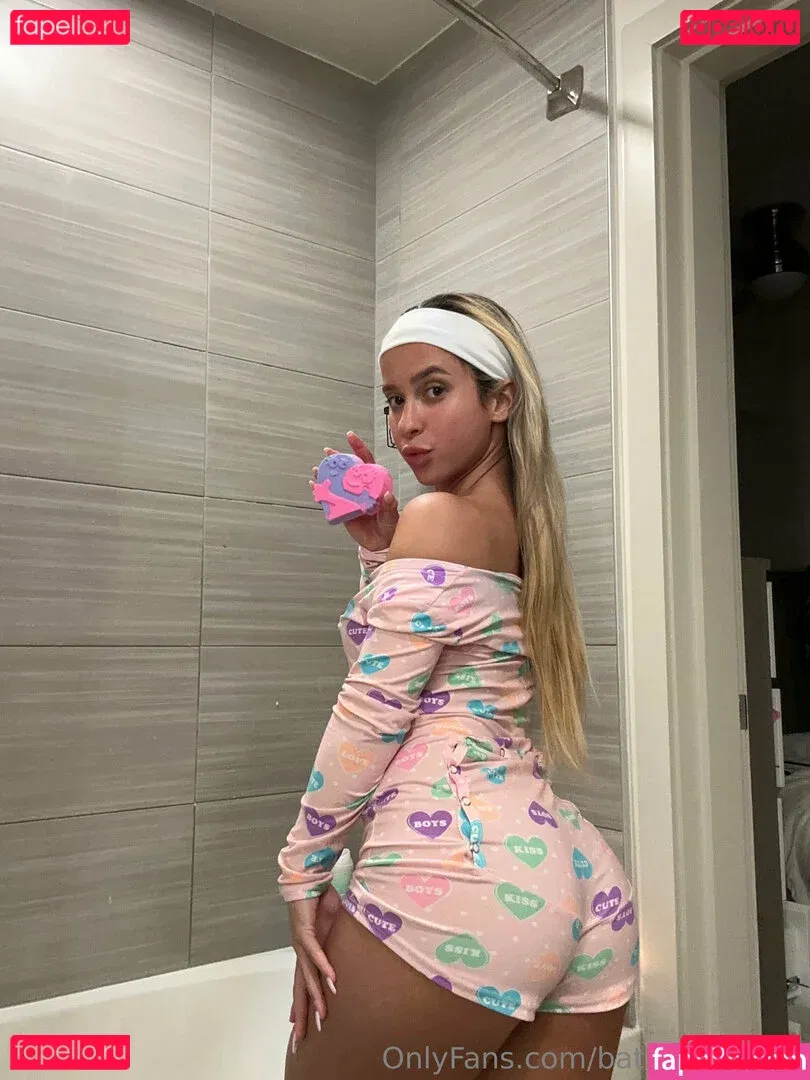 bathtimewlola Onlyfans Photo Gallery 