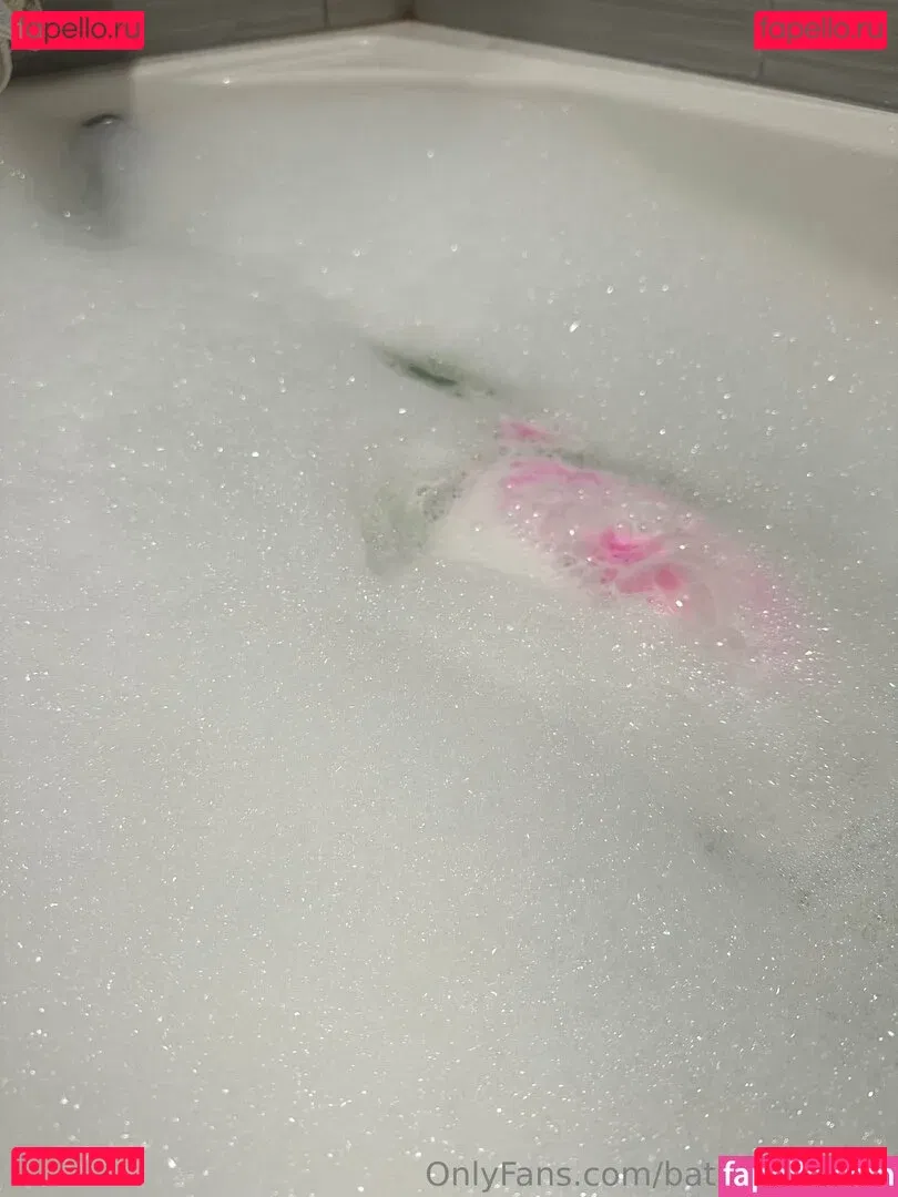 bathtimewlola Onlyfans Photo Gallery 