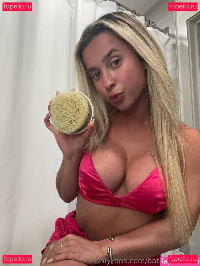 bathtimewlola Onlyfans Photo Gallery 