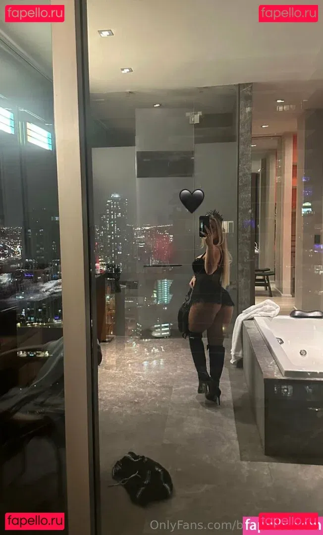 bathtimewlola Onlyfans Photo Gallery 