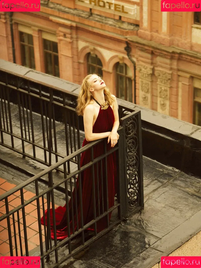 Amanda Seyfried Onlyfans Photo Gallery 