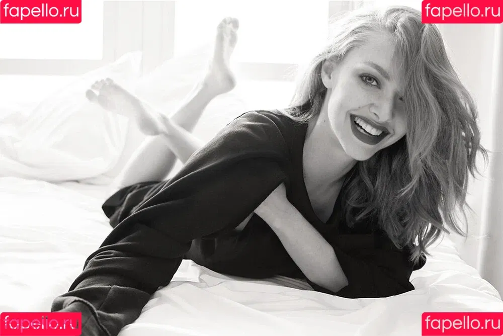 Amanda Seyfried Onlyfans Photo Gallery 