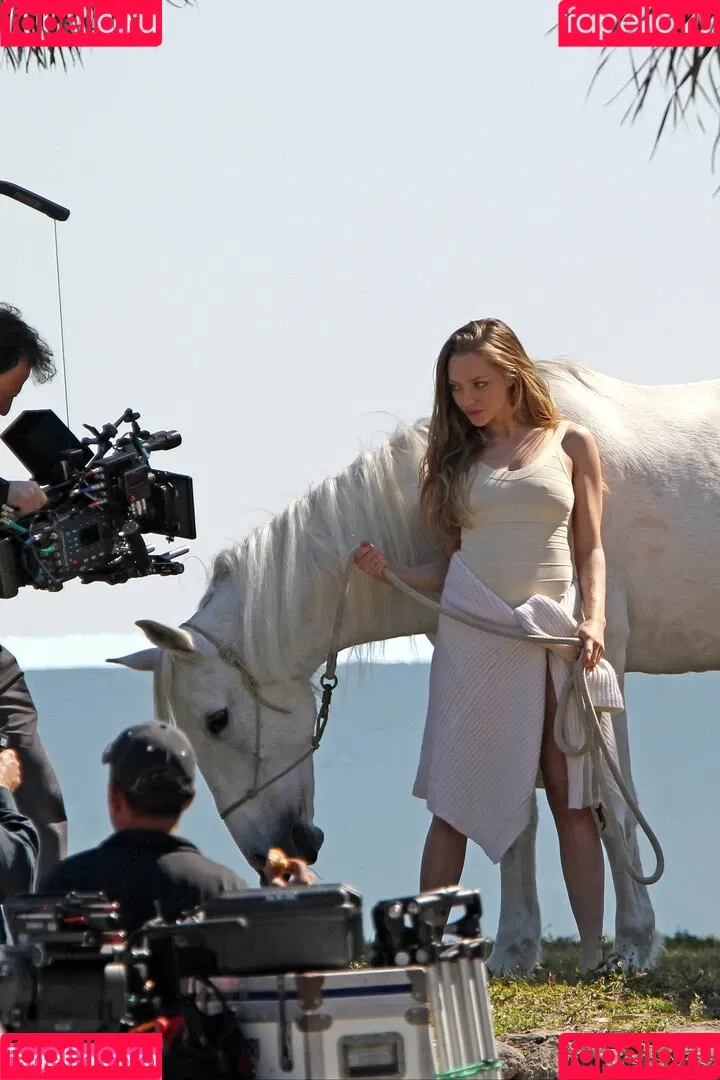 Amanda Seyfried Onlyfans Photo Gallery 