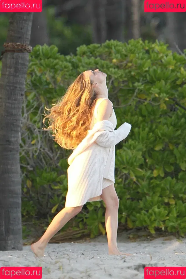 Amanda Seyfried Onlyfans Photo Gallery 