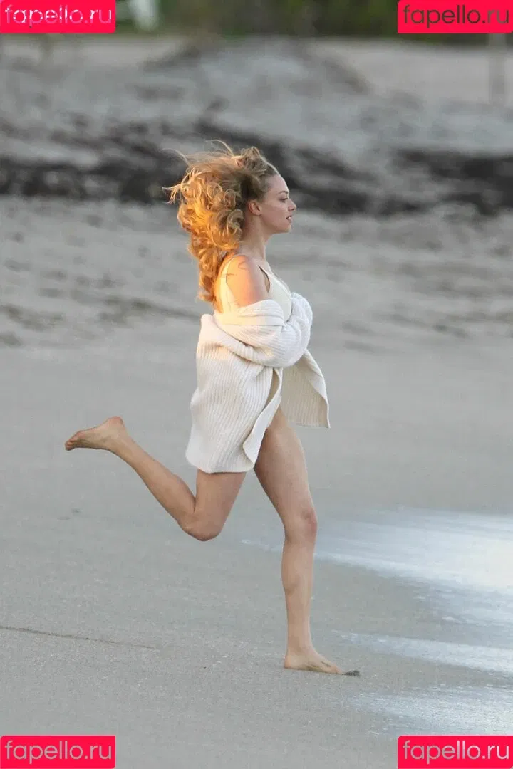 Amanda Seyfried Onlyfans Photo Gallery 
