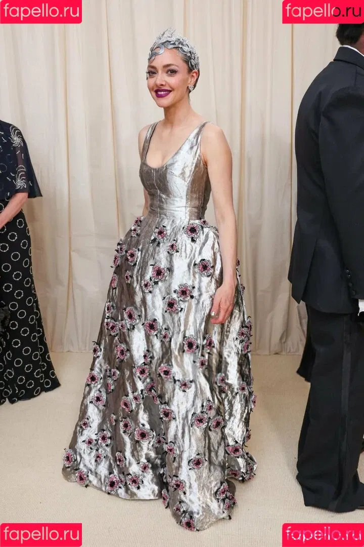 Amanda Seyfried Onlyfans Photo Gallery 