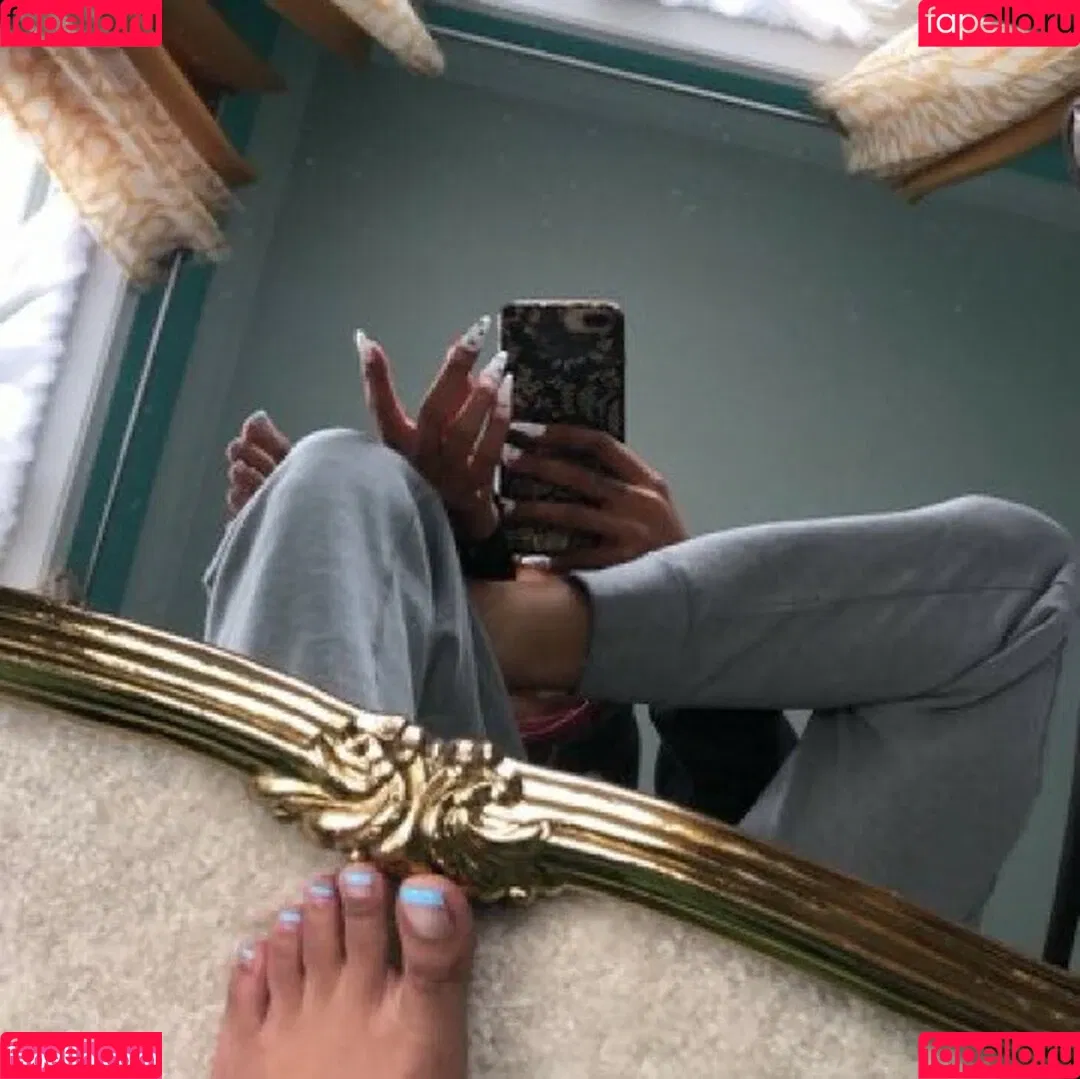 Sinister Simone Onlyfans Photo Gallery 