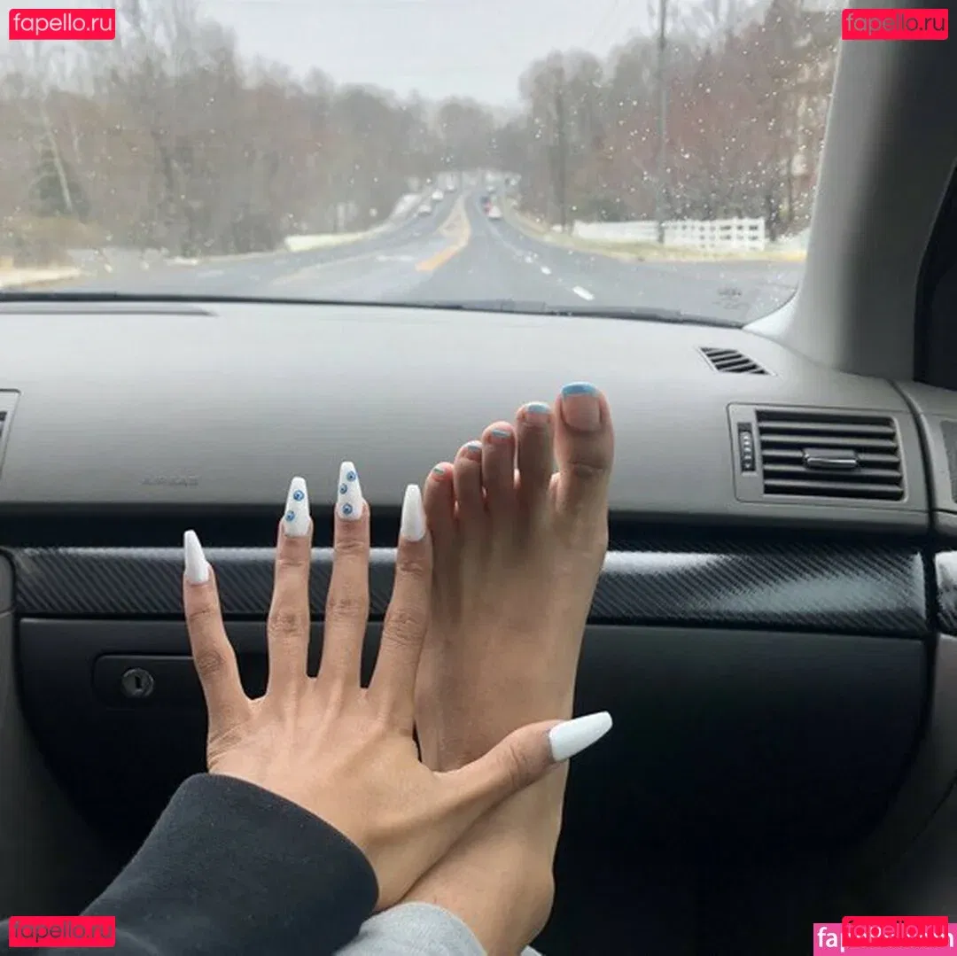 Sinister Simone Onlyfans Photo Gallery 