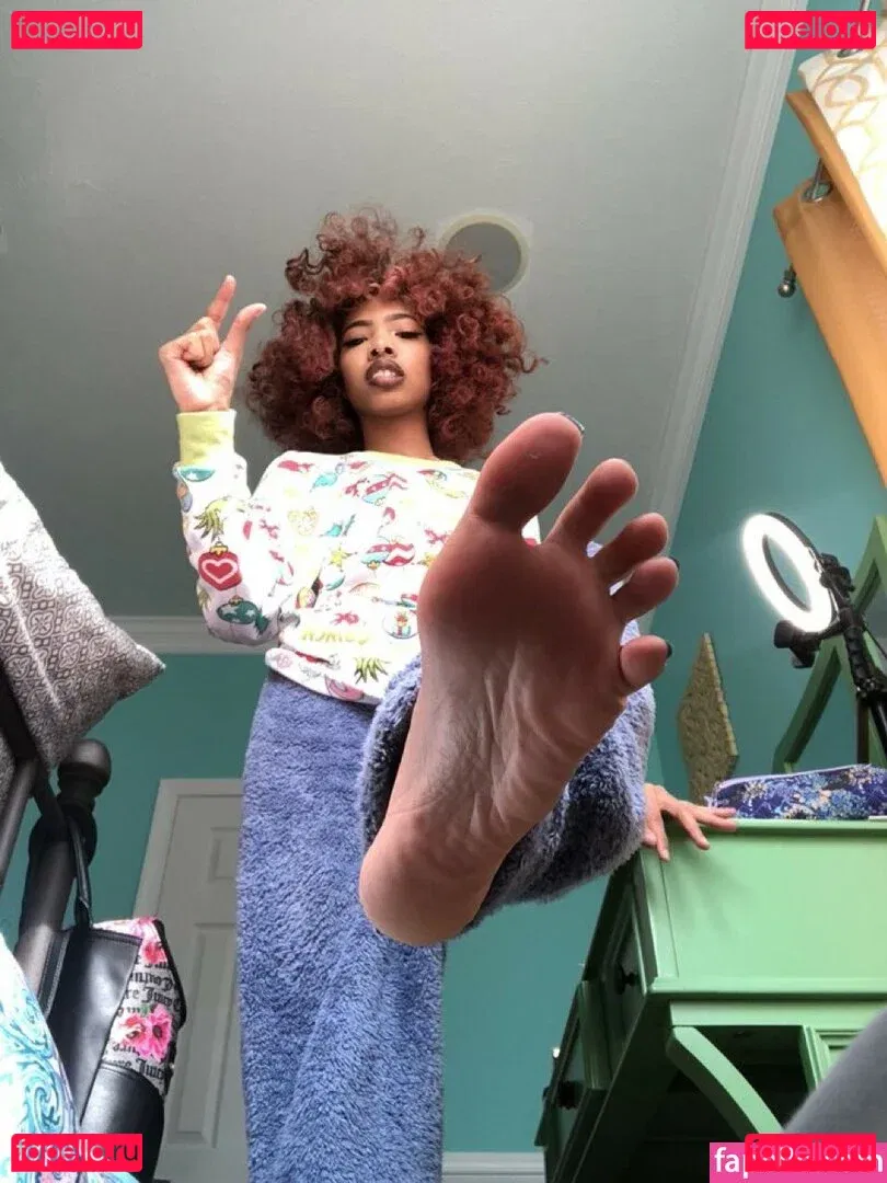 Sinister Simone Onlyfans Photo Gallery 