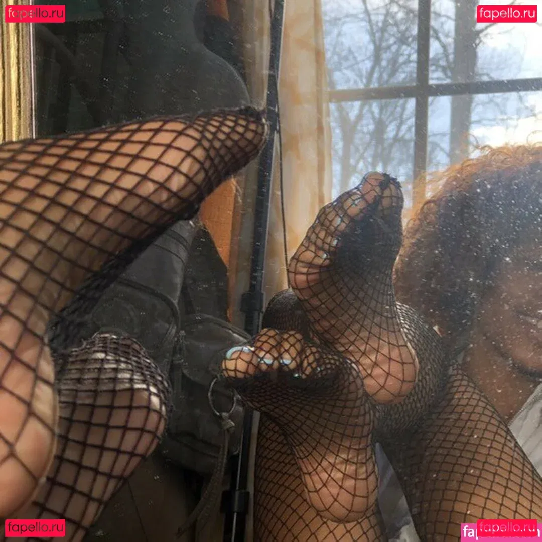 Sinister Simone Onlyfans Photo Gallery 