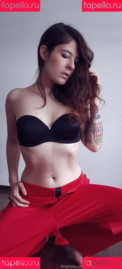 Lisa Bumble Onlyfans Photo Gallery 