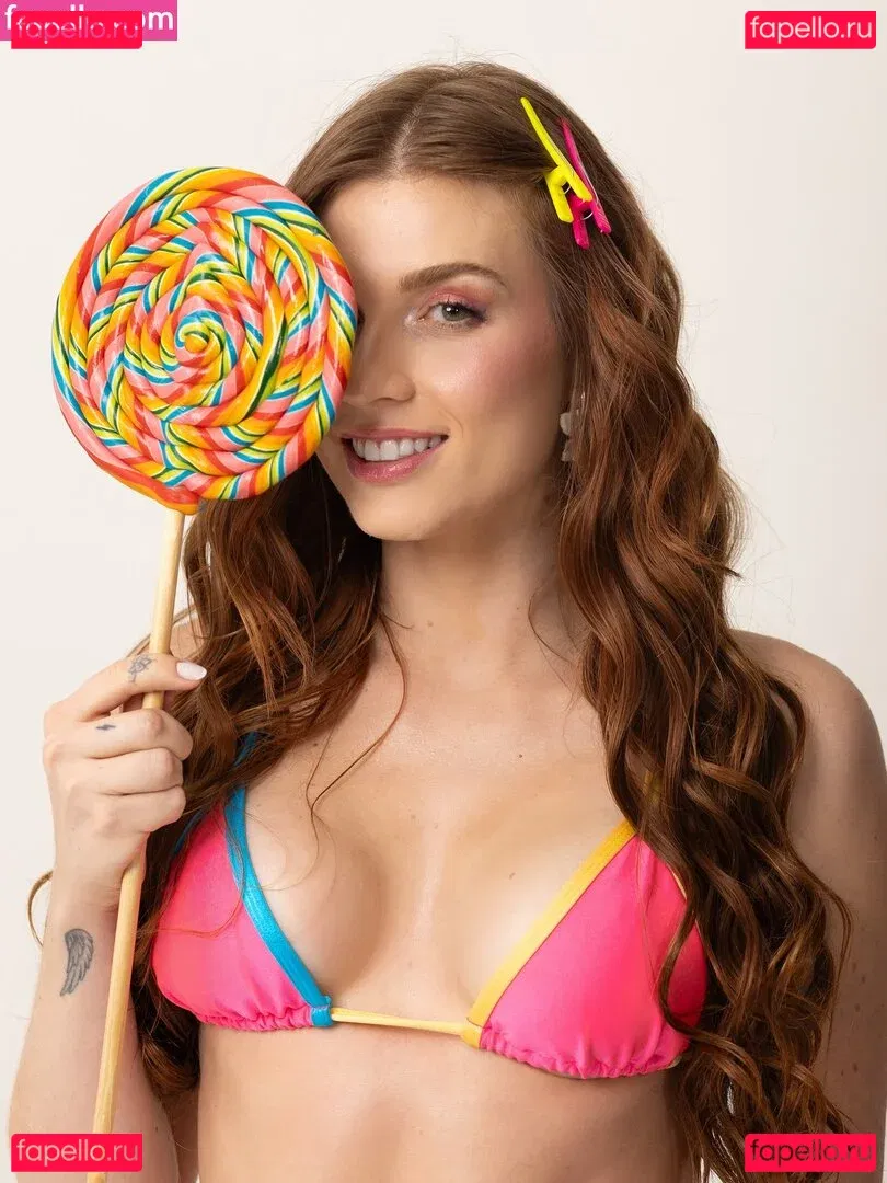 Flávia Charallo Onlyfans Photo Gallery 