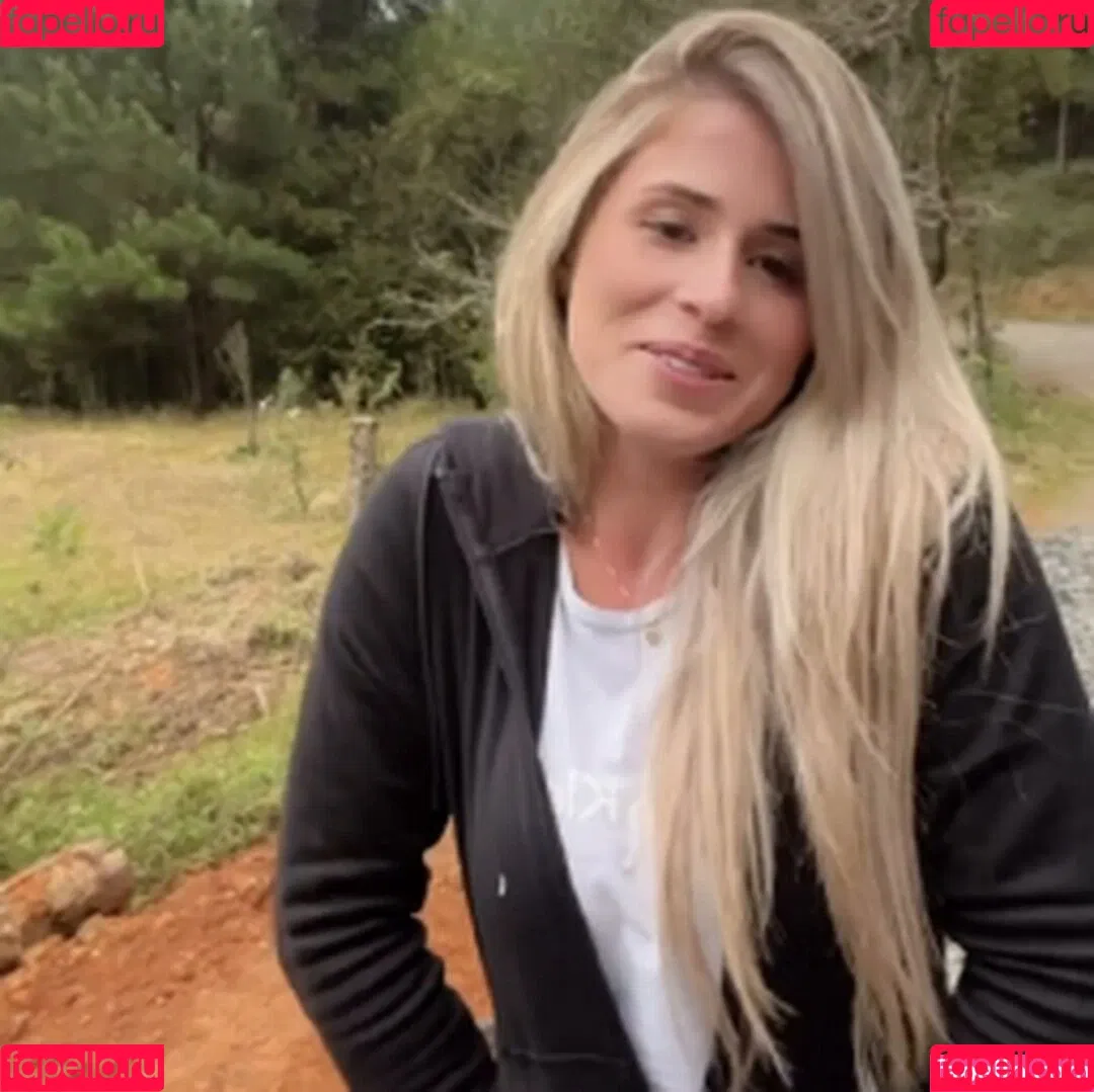 Aline Novak Onlyfans Photo Gallery 