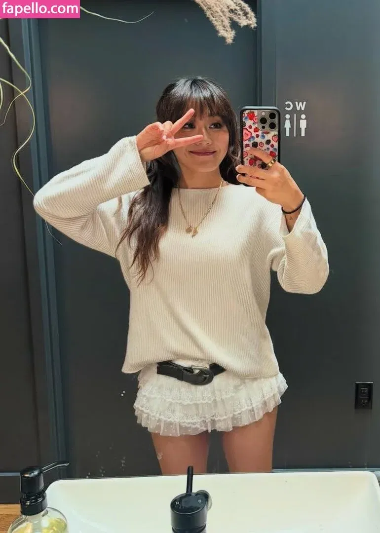 Karen Fukuhara Onlyfans Photo Gallery 