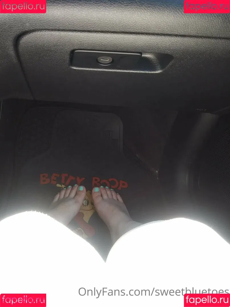sweetbluetoes Onlyfans Photo Gallery 