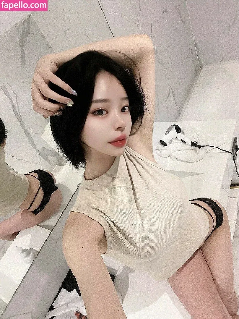 mllnjx Onlyfans Photo Gallery 