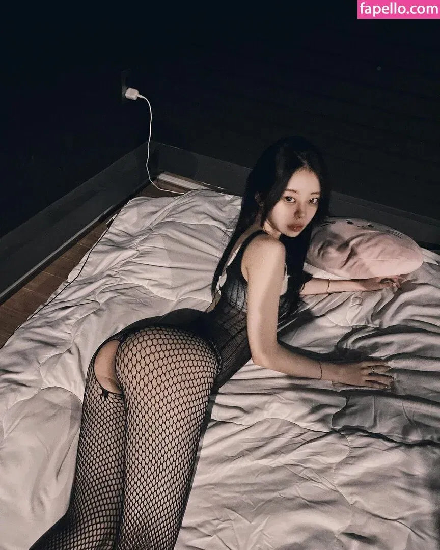 mllnjx Onlyfans Photo Gallery 