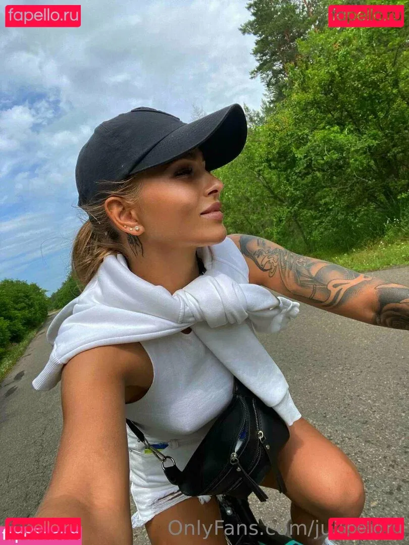 juliawind Onlyfans Photo Gallery 