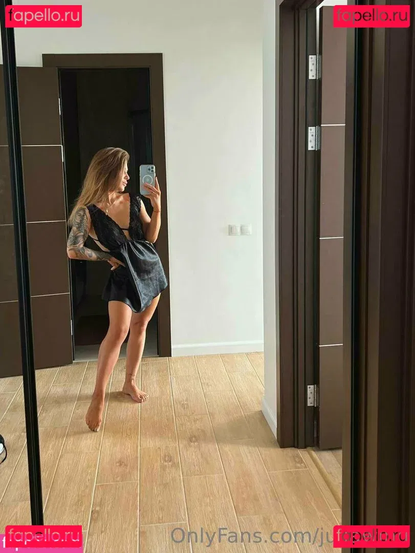 juliawind Onlyfans Photo Gallery 