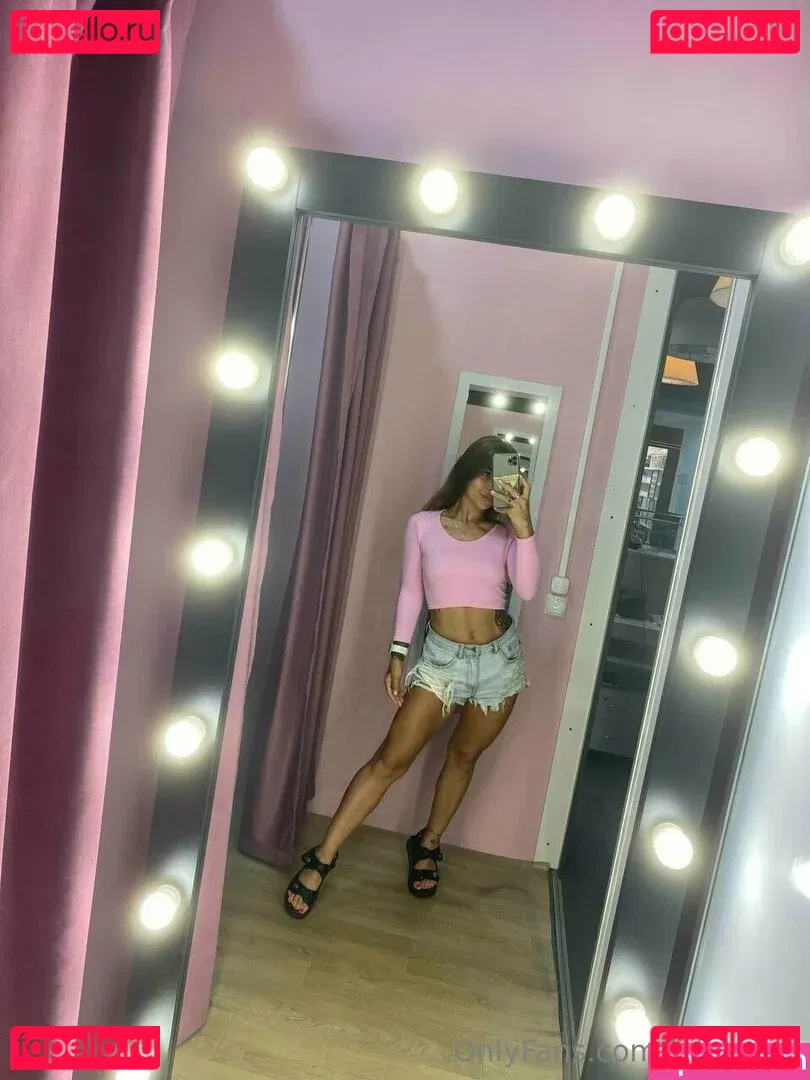 juliawind Onlyfans Photo Gallery 