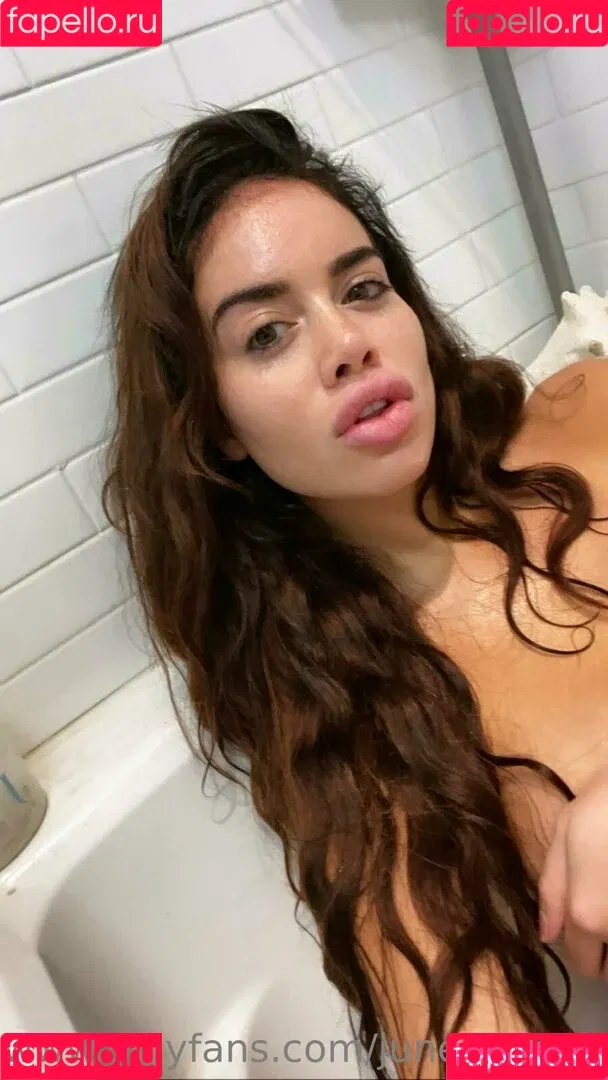 junevictoria Onlyfans Photo Gallery 